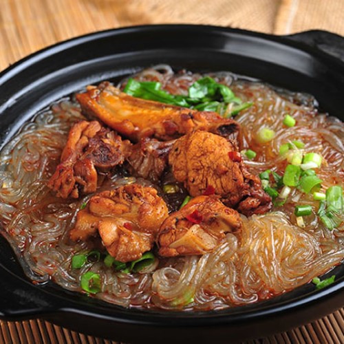         仔鸡粉丝煲
